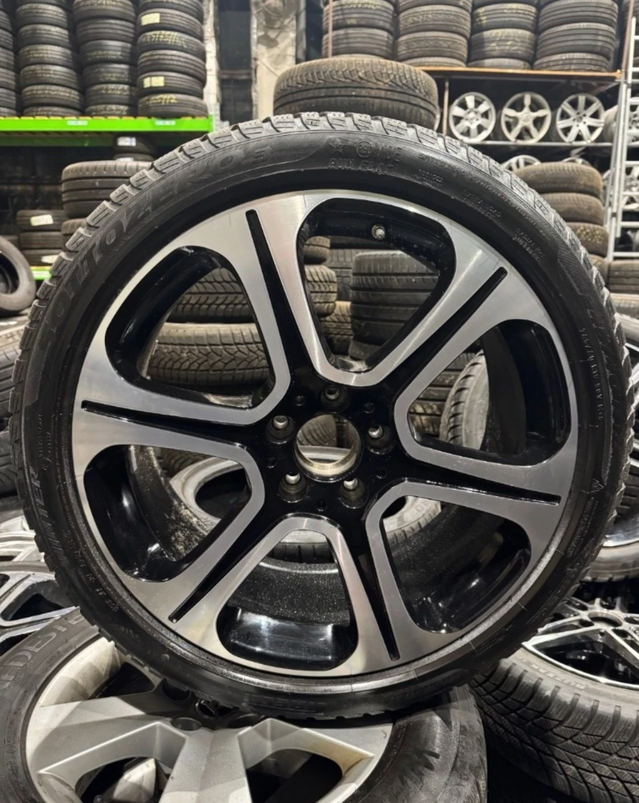 Гуми с джанти Pirelli 245/40R19