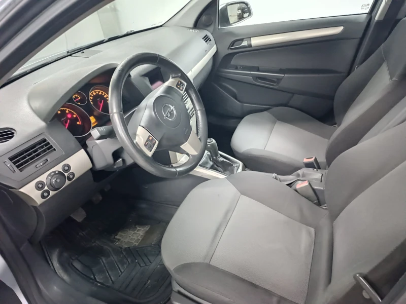 Opel Astra 1.7 дизел, снимка 5 - Автомобили и джипове - 47302299