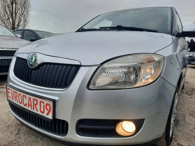 Skoda Fabia 2010та 1.4i СТАРИЯ !!, снимка 1 - Автомобили и джипове - 48118761