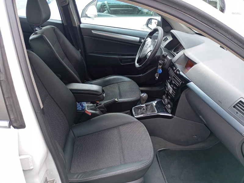 Opel Astra H 1.7 CDTI, снимка 8 - Автомобили и джипове - 52457299