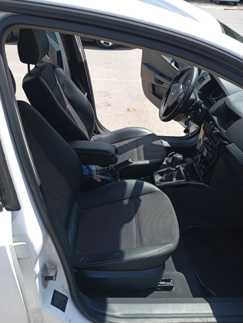Opel Astra H 1.7 CDTI, снимка 11 - Автомобили и джипове - 52457299