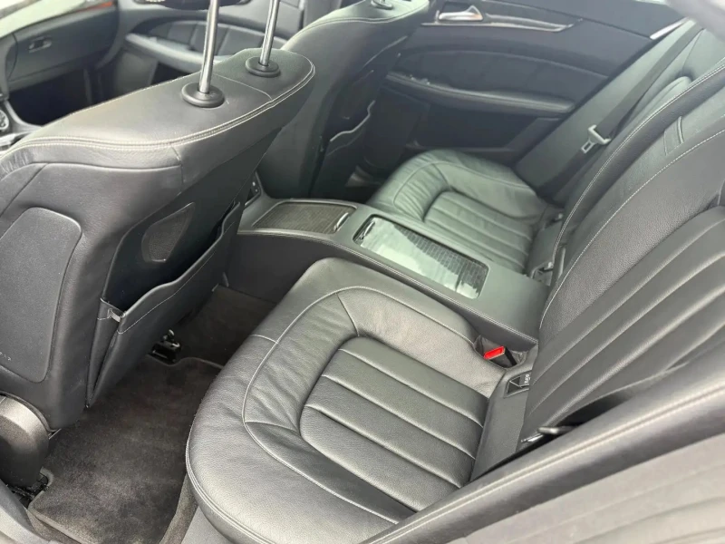 Mercedes-Benz CLS 550 4-matic* AMG* Масажи* Keyless, снимка 8 - Автомобили и джипове - 52317922