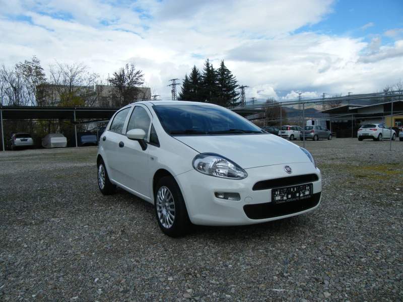 Fiat Punto 1.2i EURO 6B, снимка 2 - Автомобили и джипове - 52392354