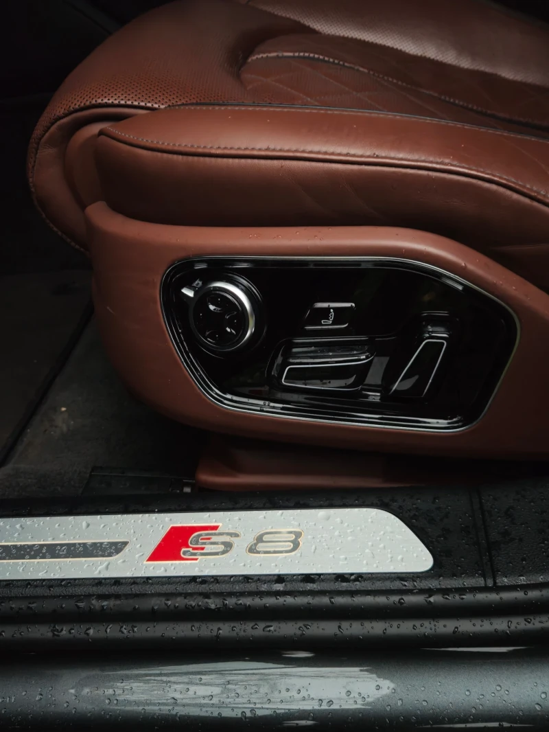 Audi S8 Продавам Audi S8  , снимка 11 - Автомобили и джипове - 52939689