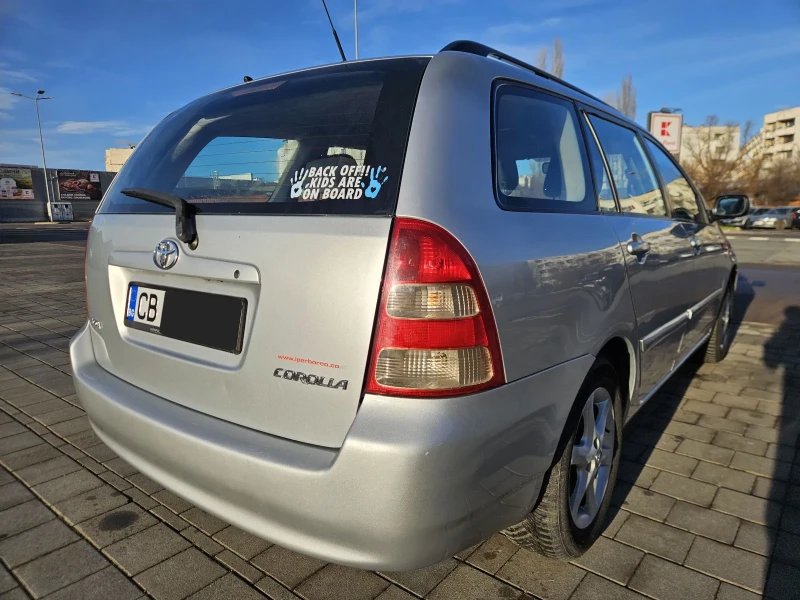 Toyota Corolla 1.6 VVTI 110кс Автомат, снимка 4 - Автомобили и джипове - 52971339