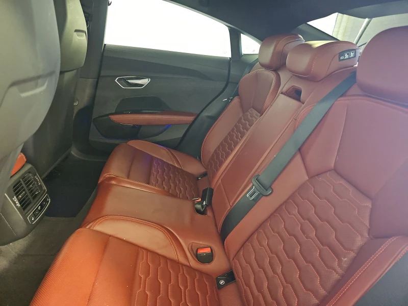 Audi E-Tron GT quattro Prestige, снимка 10 - Автомобили и джипове - 53398045