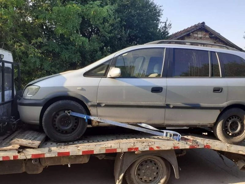 Opel Zafira 1.8 бензин 2 броя на части, снимка 2 - Автомобили и джипове - 33912856