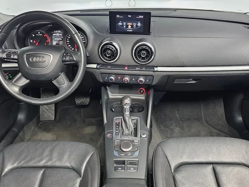Audi A3 1.6 TDI, снимка 14 - Автомобили и джипове - 54971443
