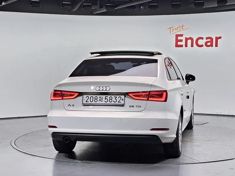 Audi A3 1.6 TDI, снимка 8 - Автомобили и джипове - 54971443