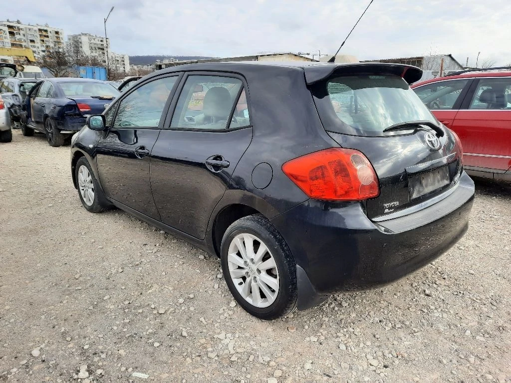 Toyota Auris 2.0D-4D - изображение 3