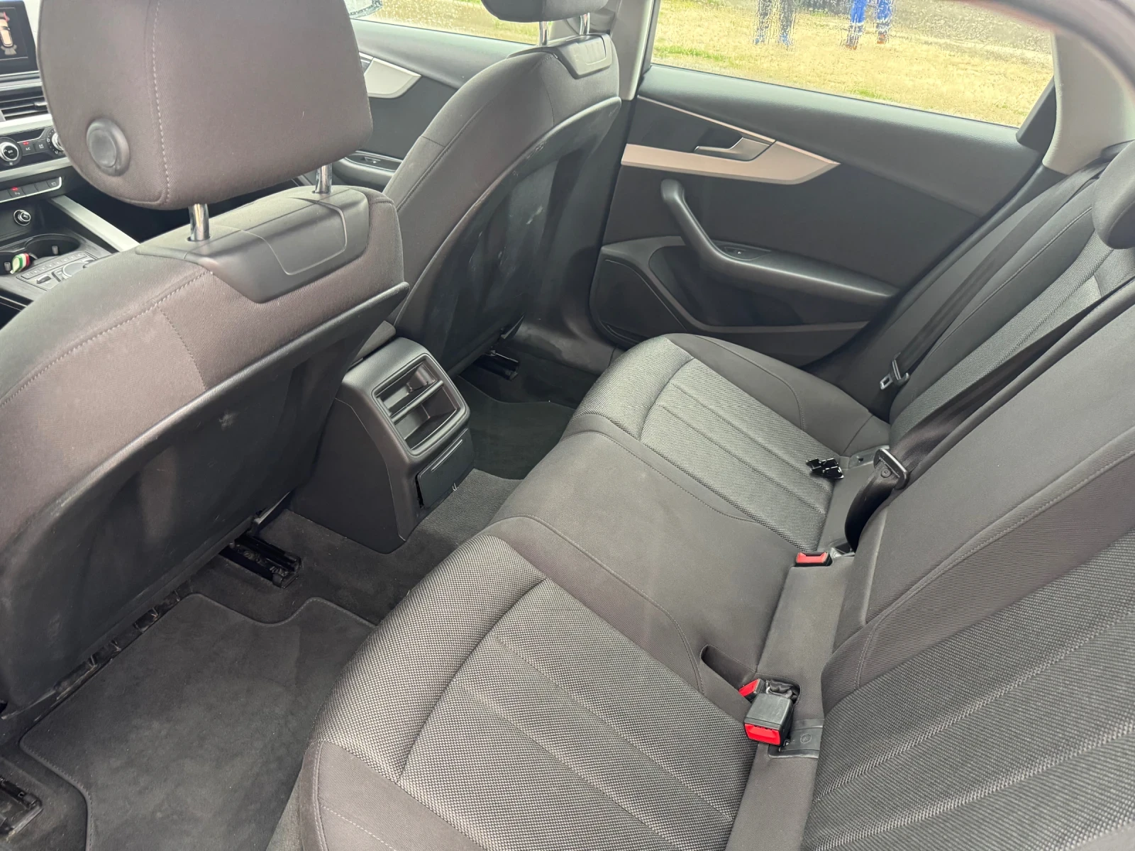 Audi A4 2.0Tdi S tronic - изображение 9