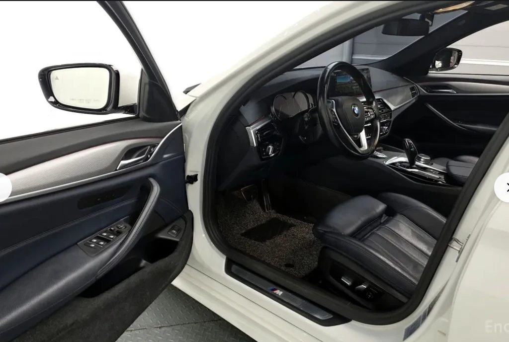 BMW 520 xDrive* M Sport* Подгрев* , снимка 8 - Автомобили и джипове - 54060806