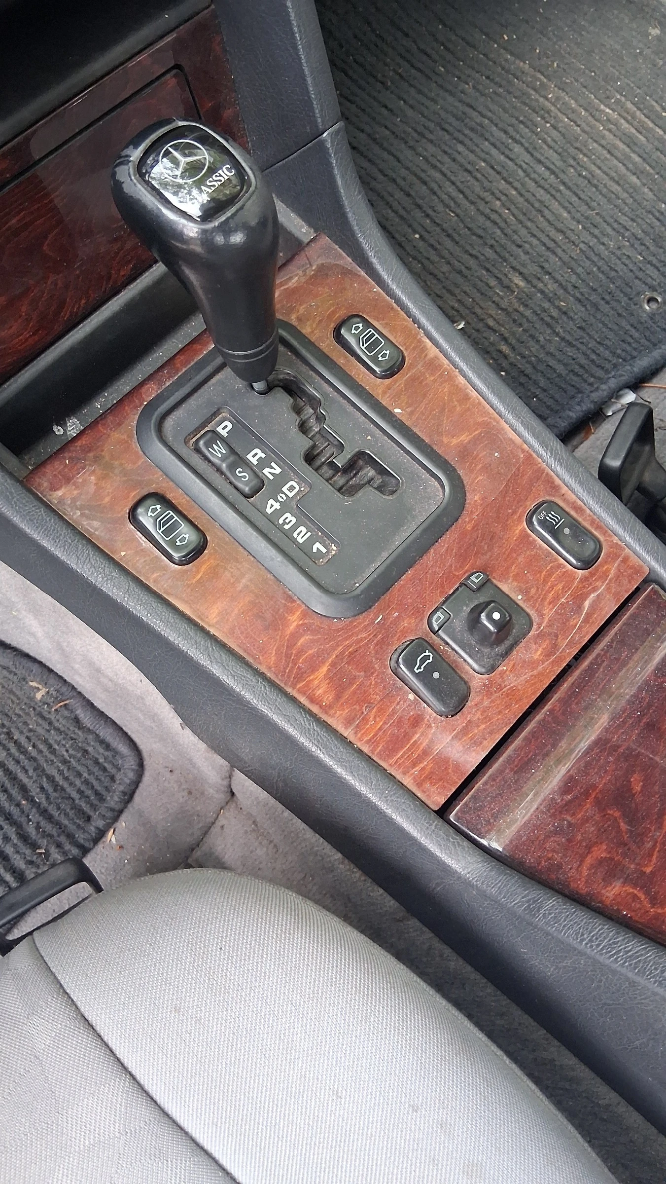 Mercedes-Benz C 220, снимка 6 - Автомобили и джипове - 54222126