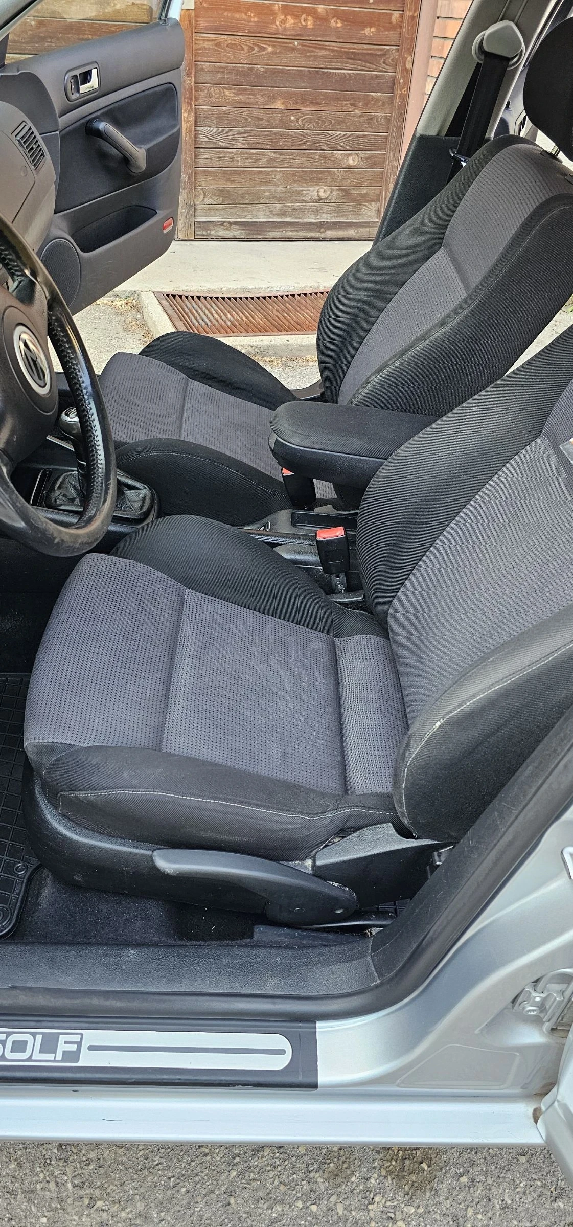 VW Golf Голф 4, снимка 14 - Автомобили и джипове - 54335076