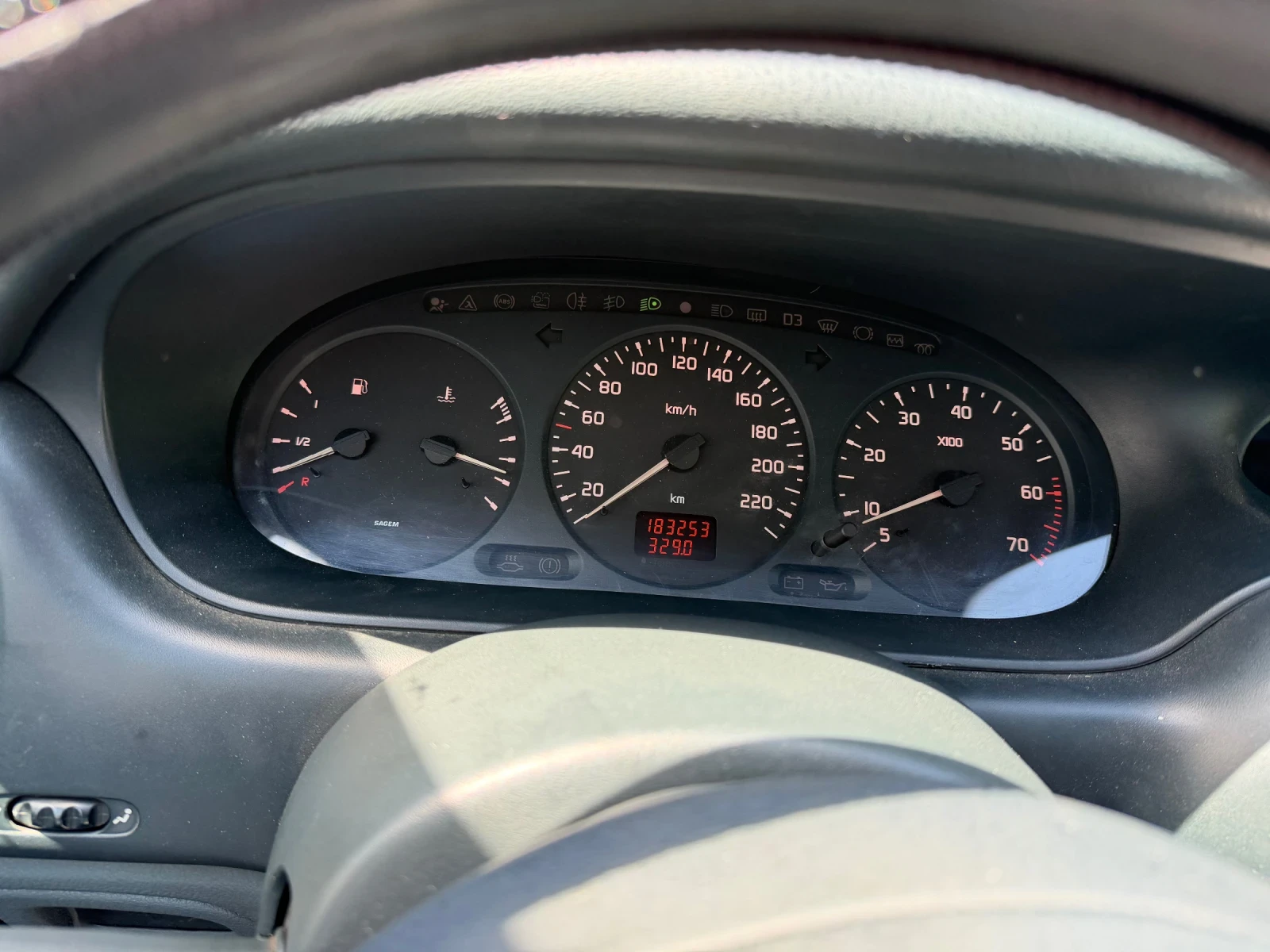 Renault Megane 1.6 KLIMA , снимка 12 - Автомобили и джипове - 54666948