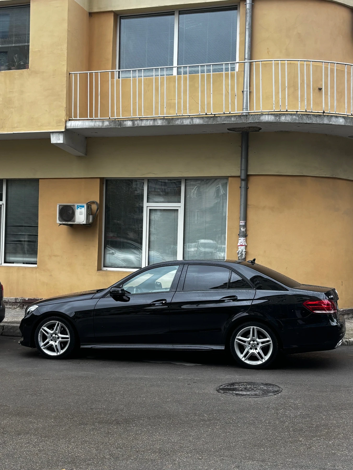 Mercedes-Benz E 300, снимка 5 - Автомобили и джипове - 54860601