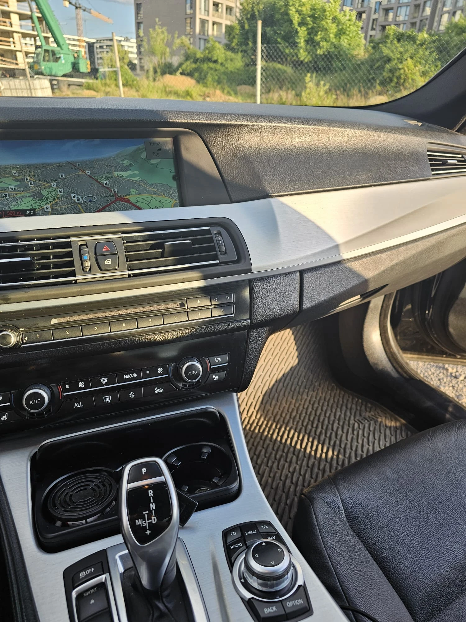 BMW 528, снимка 7 - Автомобили и джипове - 55285591