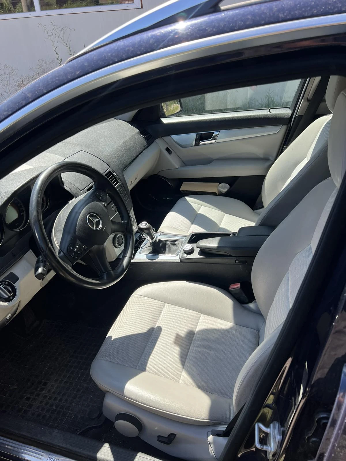 Mercedes-Benz C 220, снимка 4 - Автомобили и джипове - 55677980