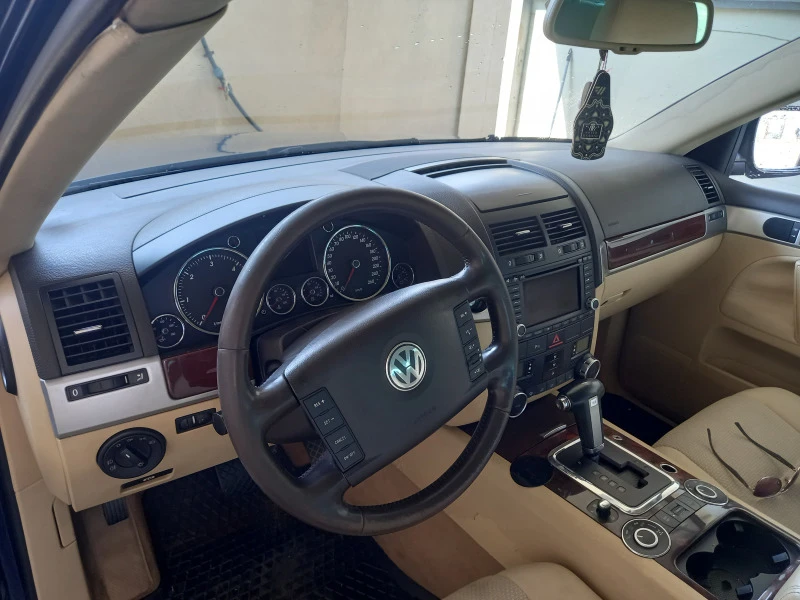 VW Touareg, снимка 3 - Автомобили и джипове - 46599641