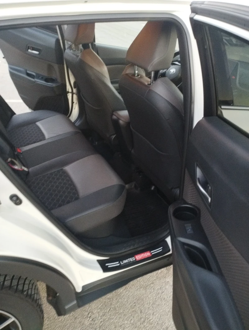 Toyota C-HR Classy, снимка 8 - Автомобили и джипове - 53121561