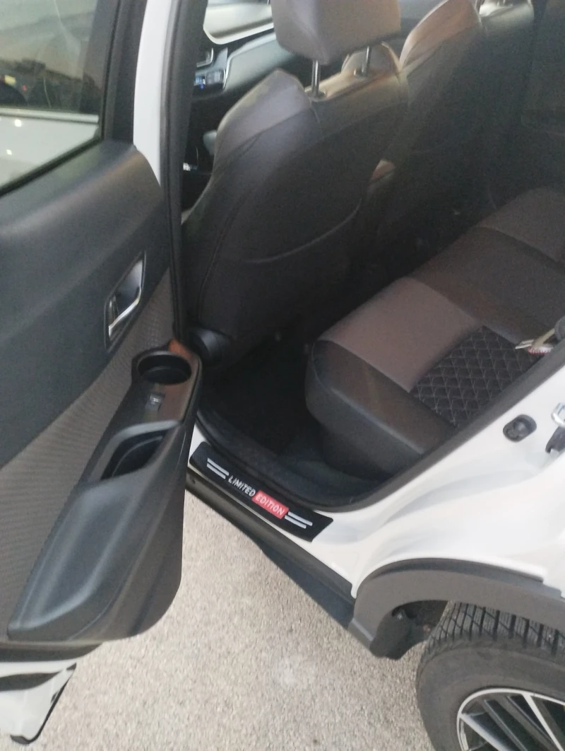 Toyota C-HR Classy, снимка 10 - Автомобили и джипове - 53121561