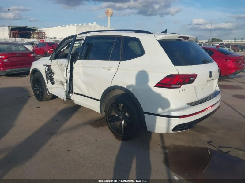 VW Tiguan 2l Volkswagen 2.0T Se R-Line Black, снимка 3 - Автомобили и джипове - 53520244