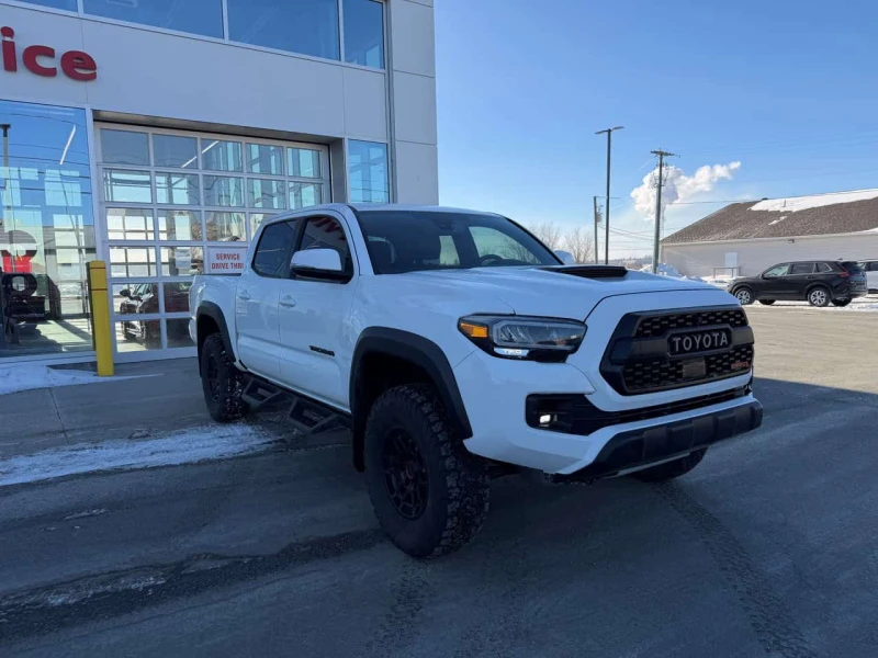 Toyota Tacoma * TRD PRO * 2 КЛЮЧА* ПОДГРЕВ* KEYLESS* PANO* JBL* , снимка 10 - Автомобили и джипове - 53576690