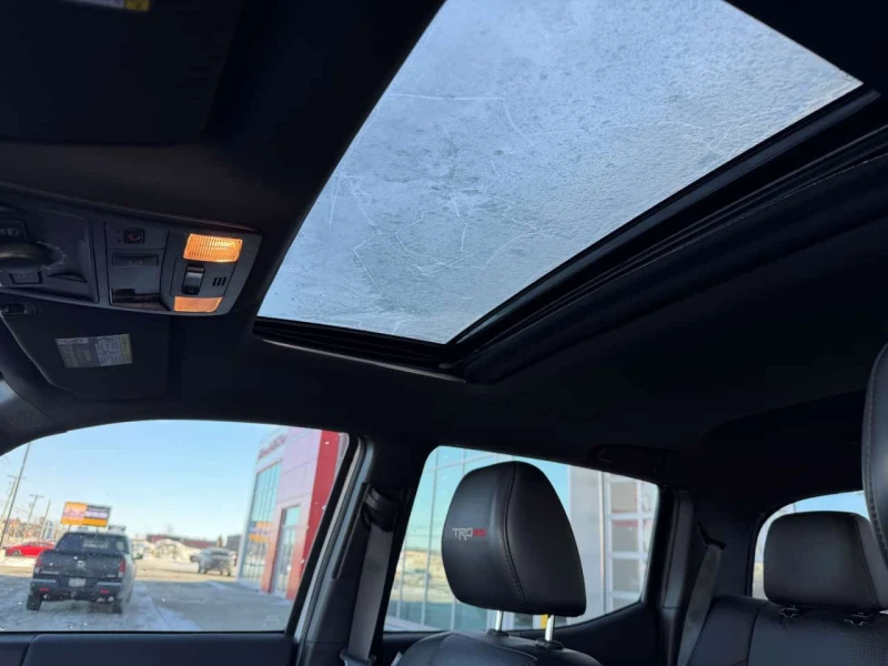 Toyota Tacoma * TRD PRO * 2 КЛЮЧА* ПОДГРЕВ* KEYLESS* PANO* JBL* , снимка 15 - Автомобили и джипове - 53576690