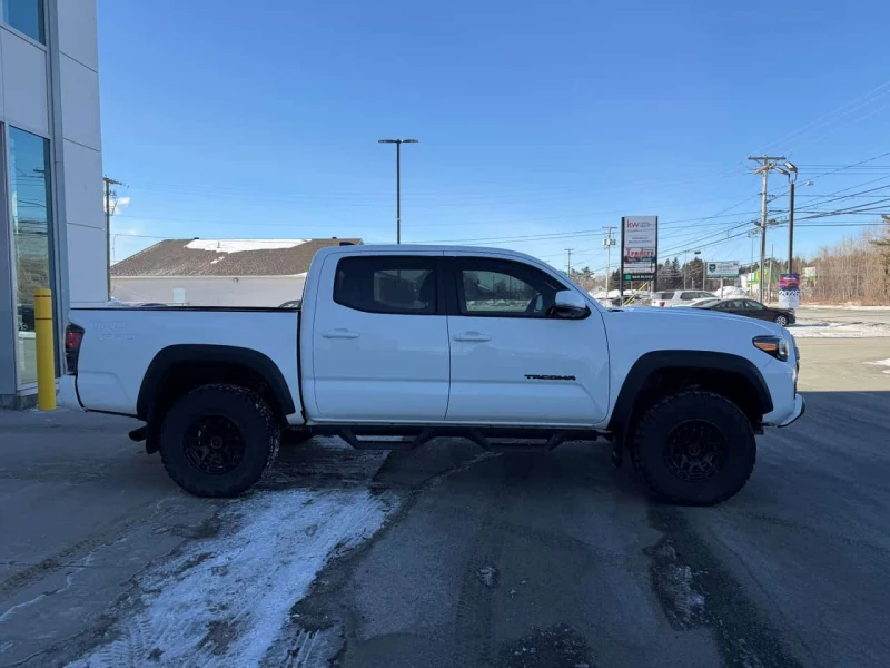 Toyota Tacoma * TRD PRO * 2 КЛЮЧА* ПОДГРЕВ* KEYLESS* PANO* JBL* , снимка 3 - Автомобили и джипове - 53576690