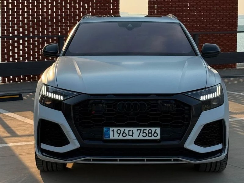 Audi RSQ8 4.0 TFSI Quattro| 600к.с.| ВКЛ.ТЕХНОТЕСТ, снимка 2 - Автомобили и джипове - 55402821