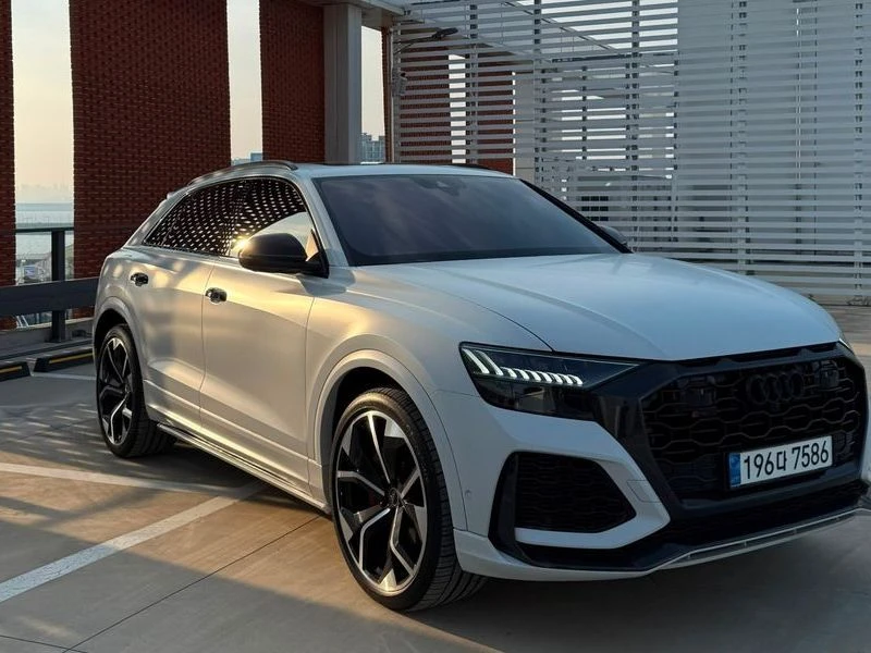 Audi RSQ8 4.0 TFSI Quattro| 600к.с.| ВКЛ.ТЕХНОТЕСТ, снимка 3 - Автомобили и джипове - 55402821