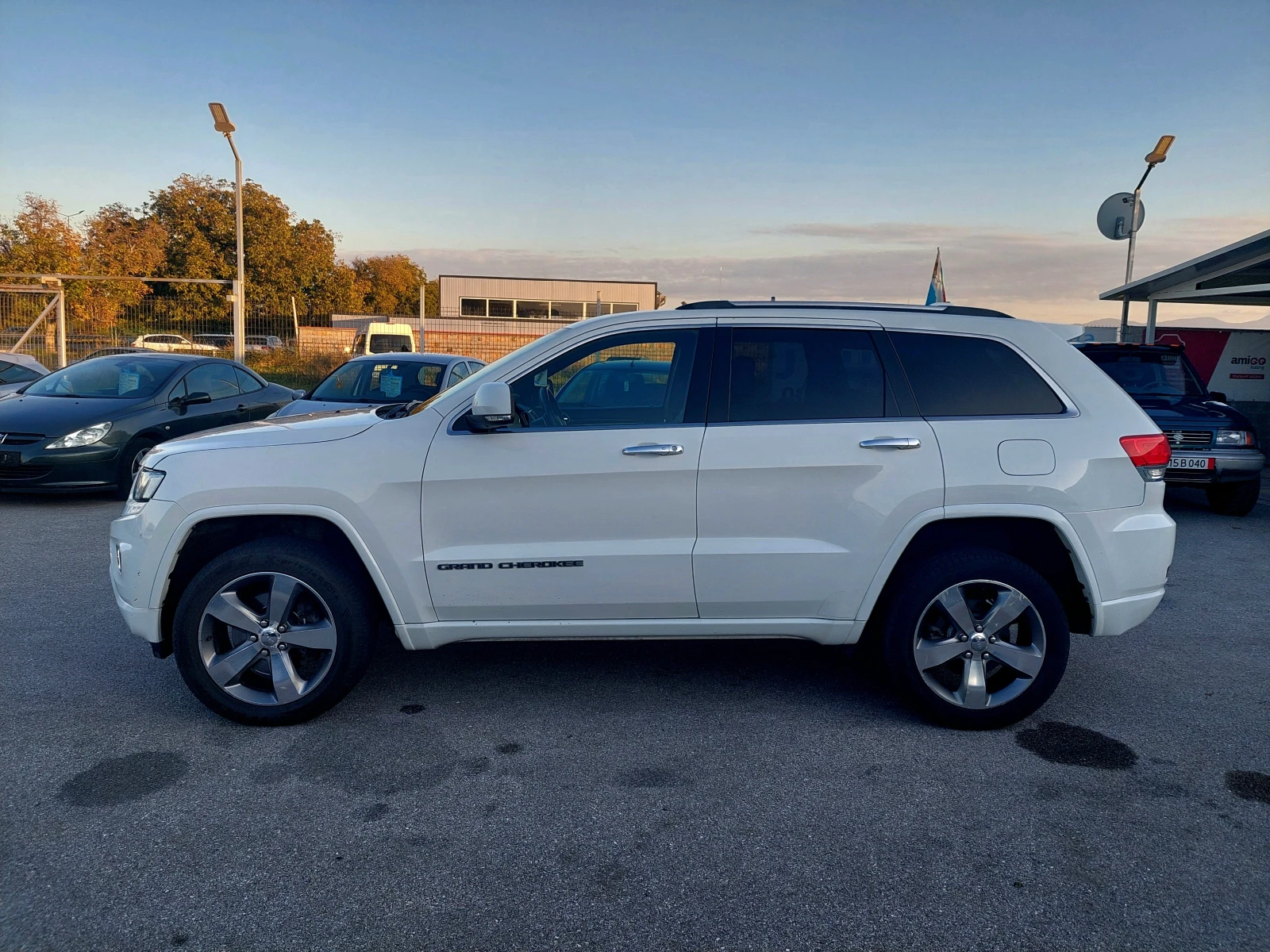 Jeep Grand cherokee 3.0CRD OVERLAND 8 СКОРОСТИ - изображение 5