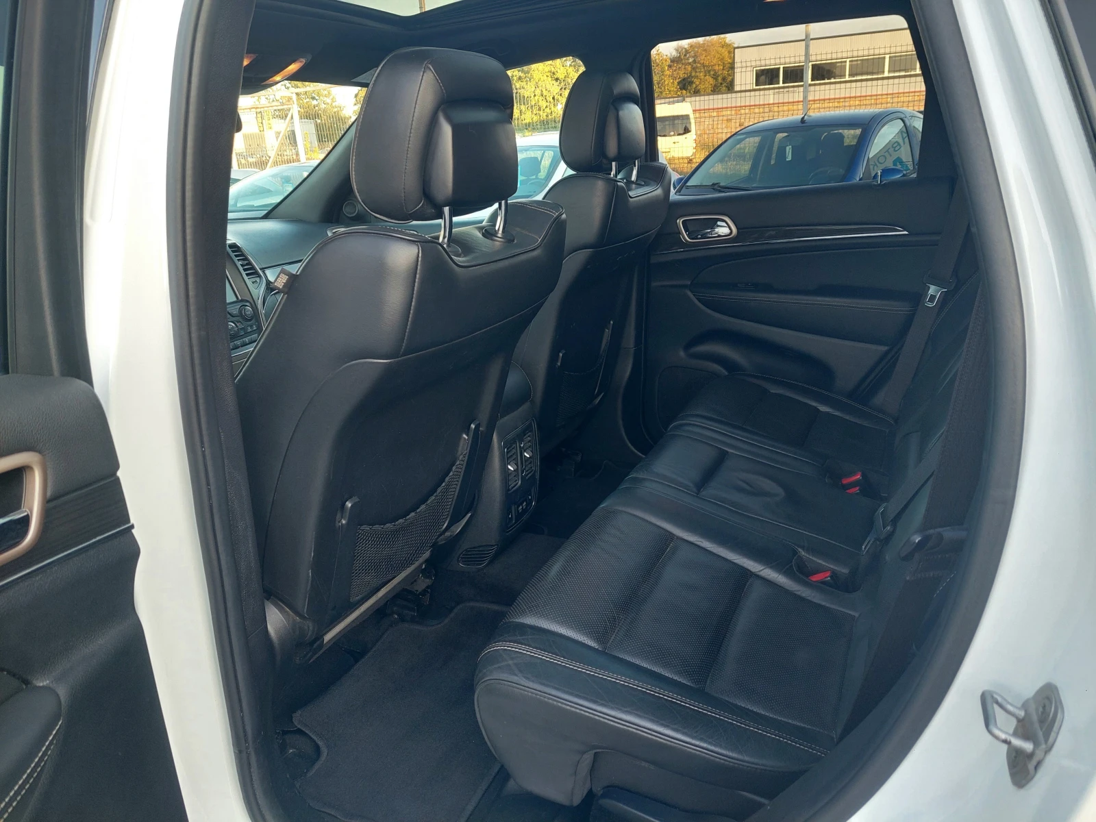Jeep Grand cherokee 3.0CRD OVERLAND 8 СКОРОСТИ - изображение 9