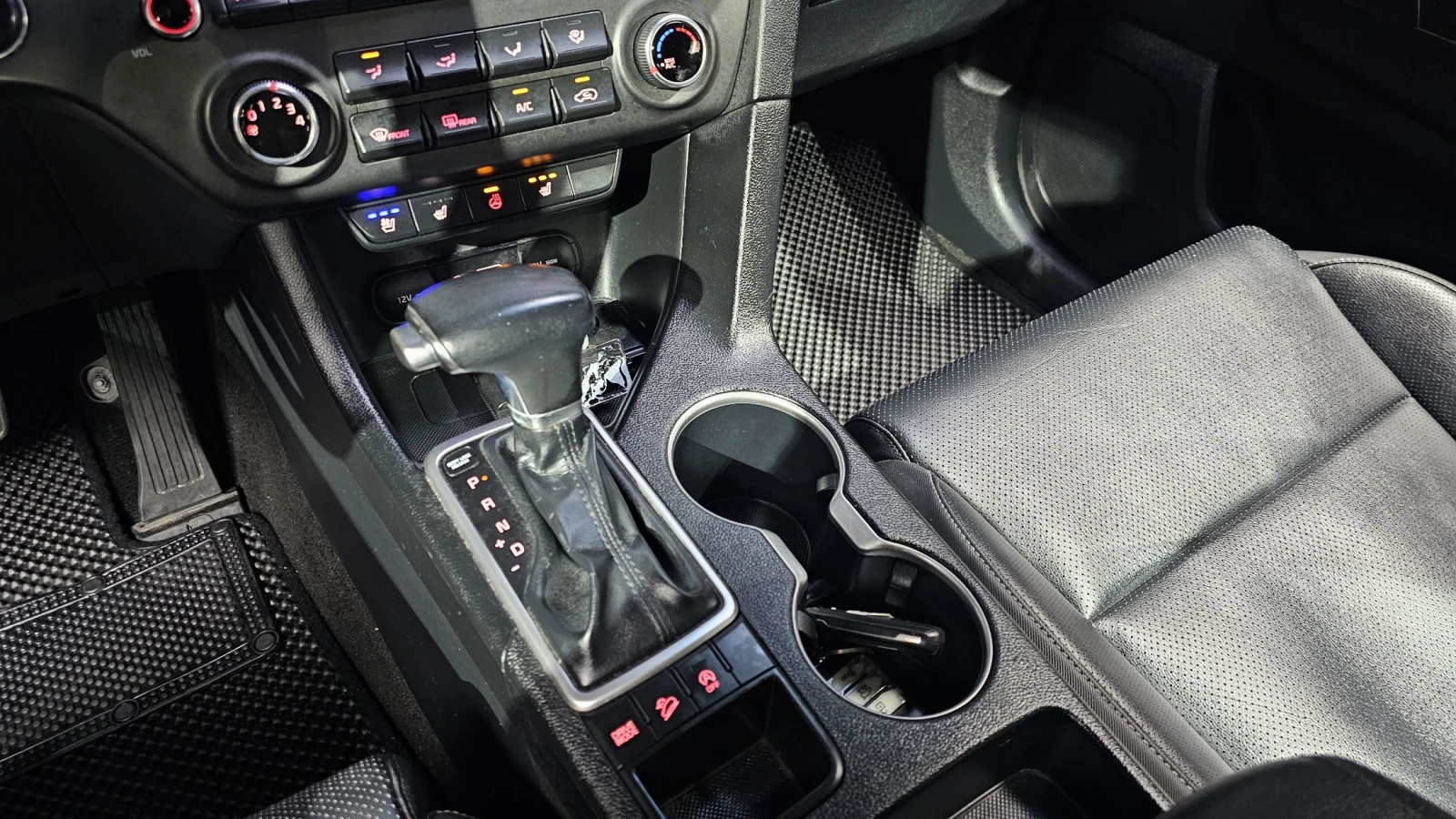 Kia Sportage 2.0 2WD NOBLESSE autogeorge.com , снимка 8 - Автомобили и джипове - 54132297