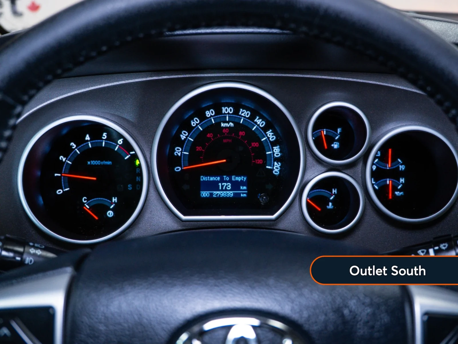 Toyota Sequoia LIMITED* 5.7* V8* ПОДГРЕВ* КАМЕРА* КЕЙЛЕС, снимка 12 - Автомобили и джипове - 54445687