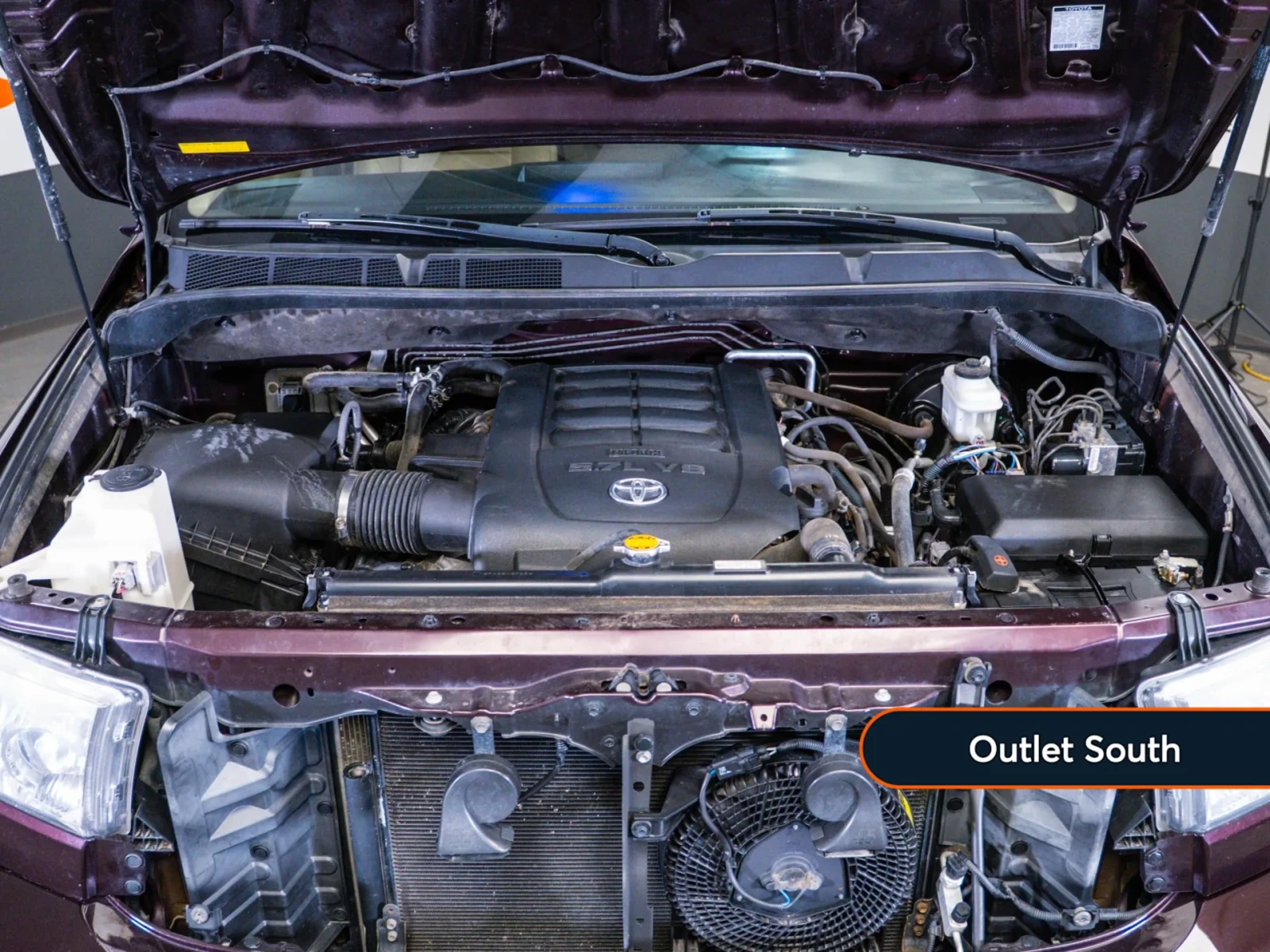 Toyota Sequoia LIMITED* 5.7* V8* ПОДГРЕВ* КАМЕРА* КЕЙЛЕС, снимка 15 - Автомобили и джипове - 54445687