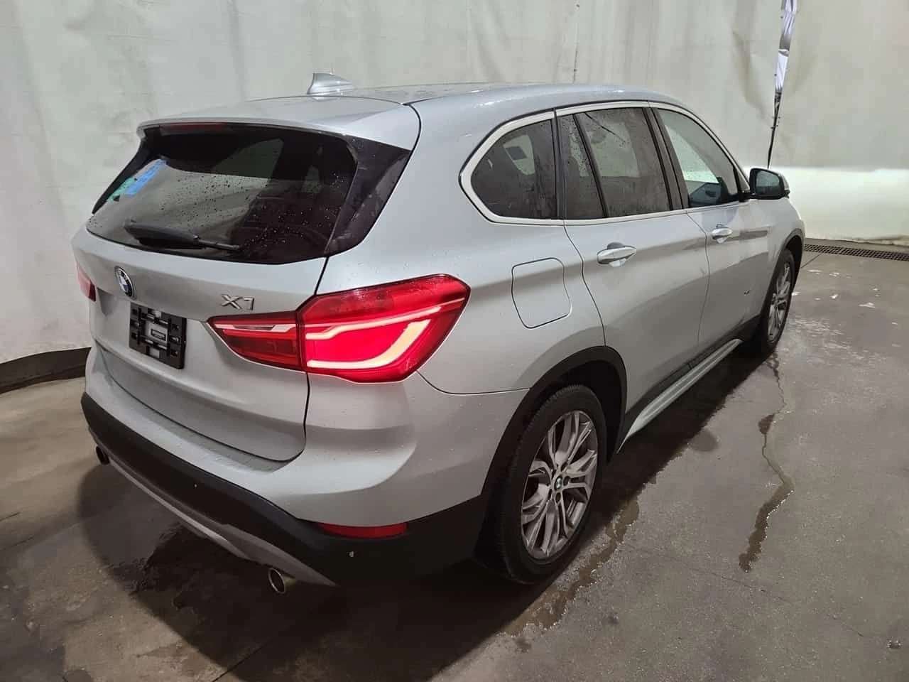 BMW X1 | ПОДГРЕВИ| ПАМЕТ| CARFAX| АВТОКРЕДИТ, снимка 4 - Автомобили и джипове - 54594594