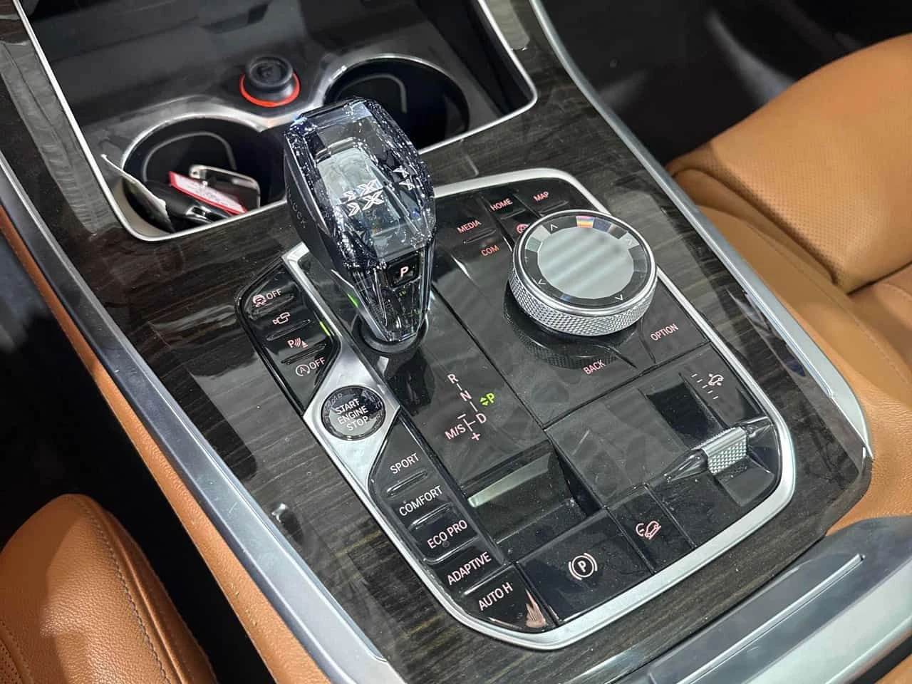 BMW X5 xDrive40i/LASER/ОБДУХВАНЕ/ПАНОРАМА/HUD/SWAROVSKI, снимка 10 - Автомобили и джипове - 54647146