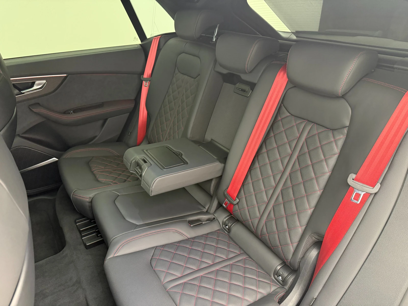 Audi SQ8 Quattro\CARBON/B&O/Sline, снимка 13 - Автомобили и джипове - 55216364