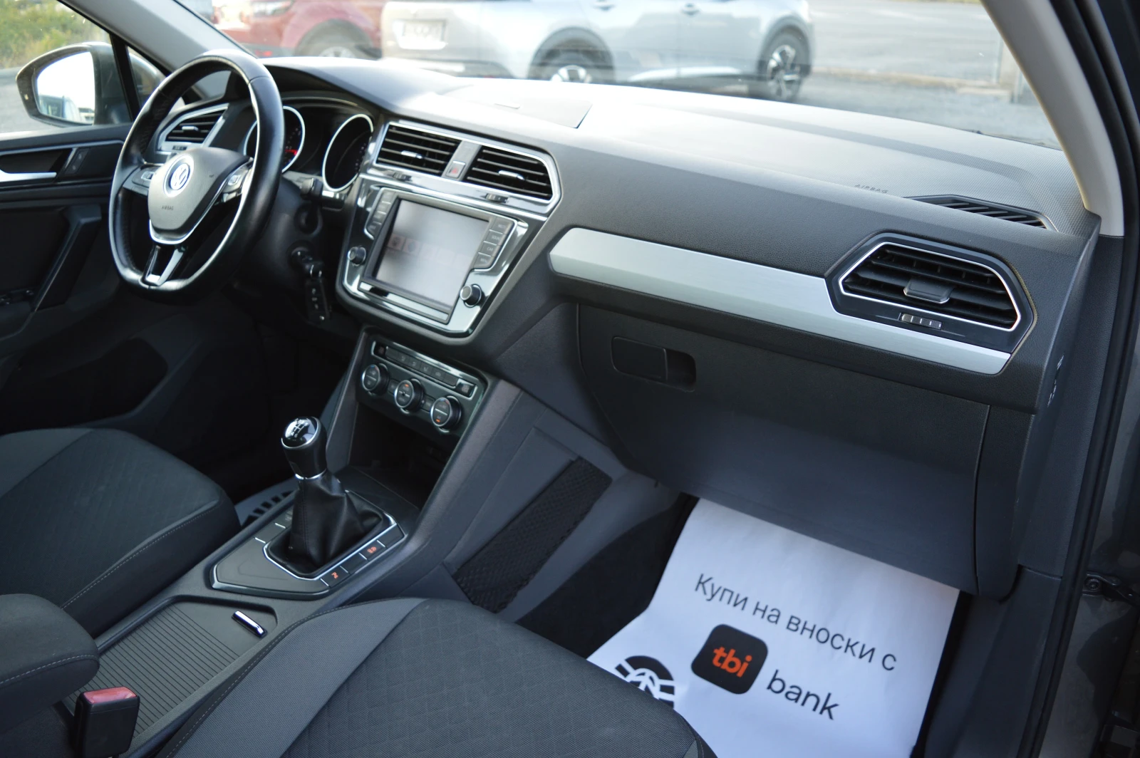VW Tiguan 1.6TDI-KLIMATRONIK-DISCTRONIC, снимка 15 - Автомобили и джипове - 55424981