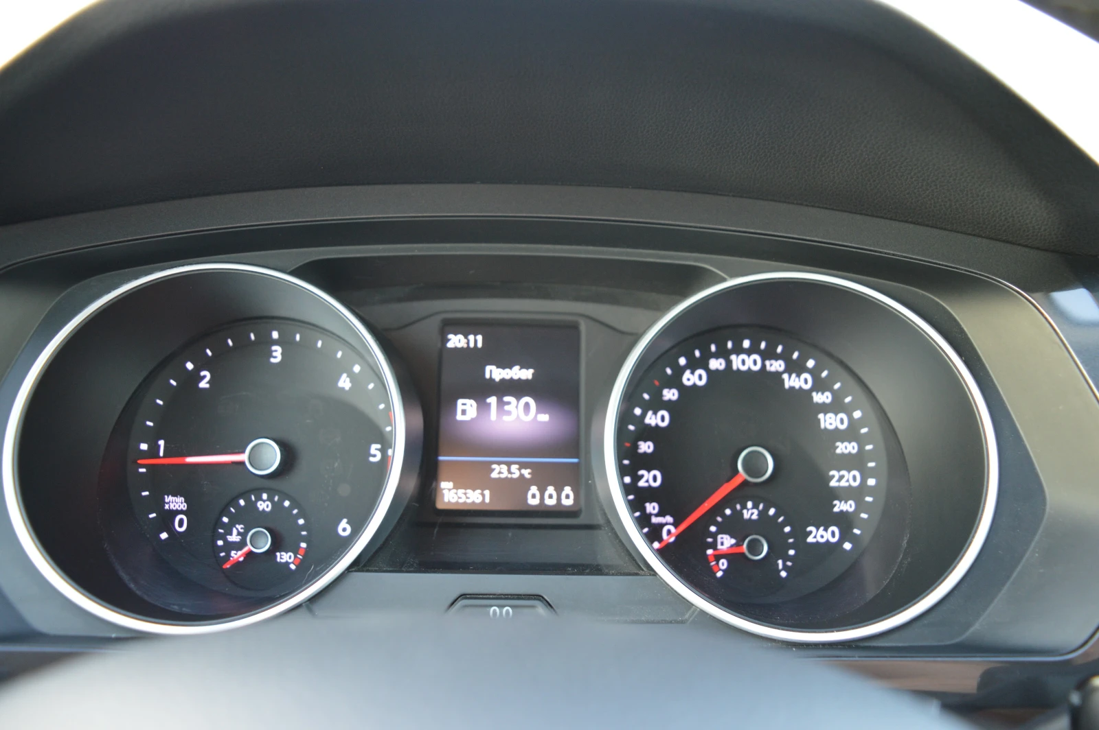 VW Tiguan 1.6TDI-KLIMATRONIK-DISCTRONIC, снимка 11 - Автомобили и джипове - 55424981