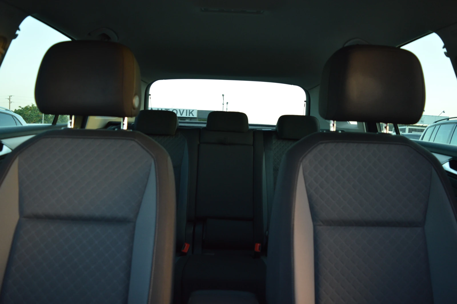 VW Tiguan 1.6TDI-KLIMATRONIK-DISCTRONIC, снимка 13 - Автомобили и джипове - 55424981