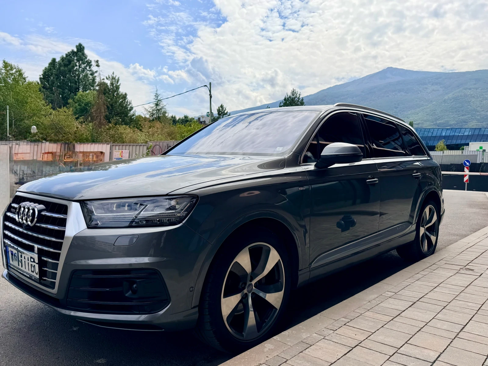 Audi Q7 S-line, снимка 2 - Автомобили и джипове - 56041444