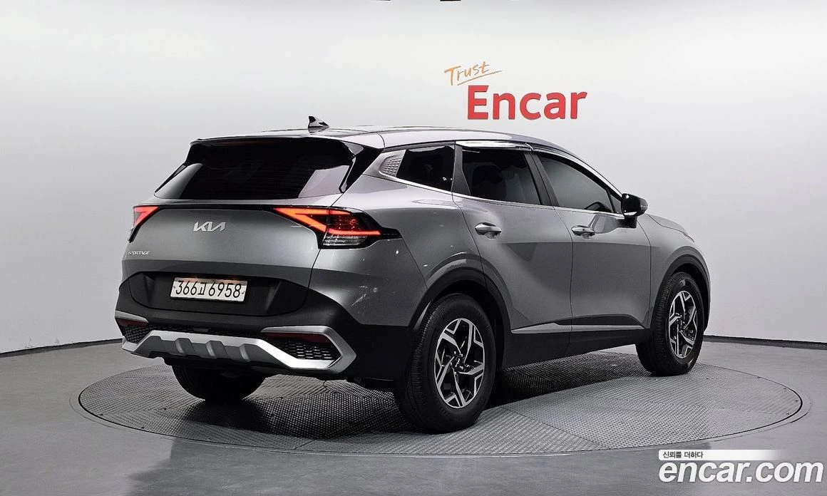 Kia Sportage Diesel 2.0 2WD Trendy, снимка 2 - Автомобили и джипове - 56095882