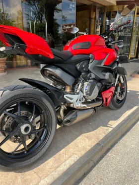     Ducati Streetfighter V2