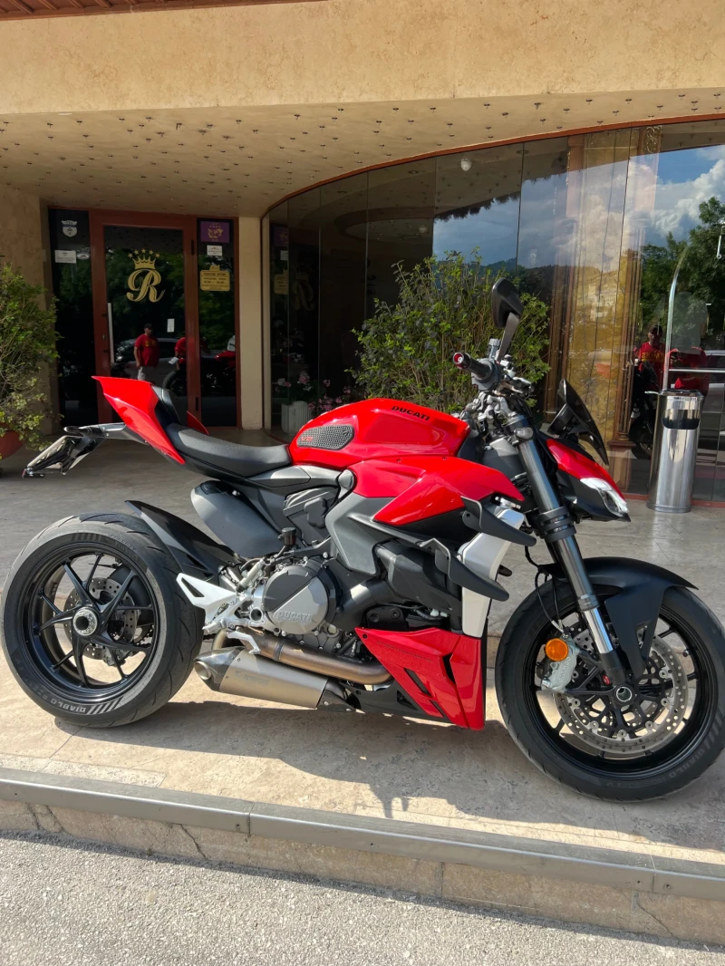 Ducati Streetfighter V2