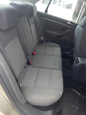 VW Jetta 1.6i Автоматик, снимка 8