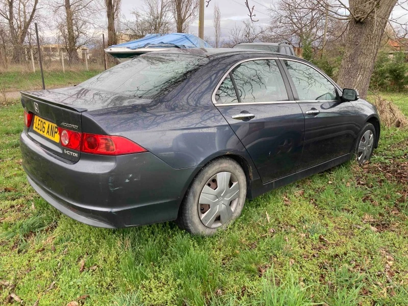 Honda Accord 2.2 i cdti, снимка 3 - Автомобили и джипове - 47153682