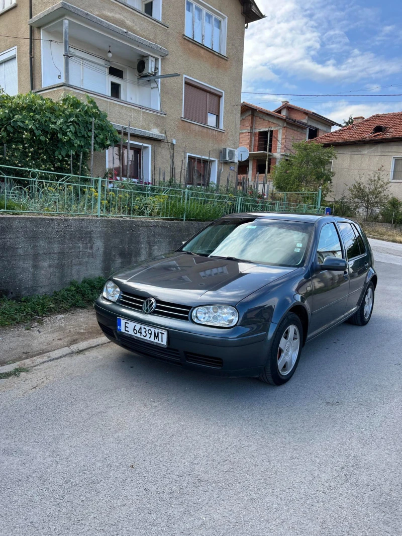 VW Golf, снимка 1 - Автомобили и джипове - 46463340