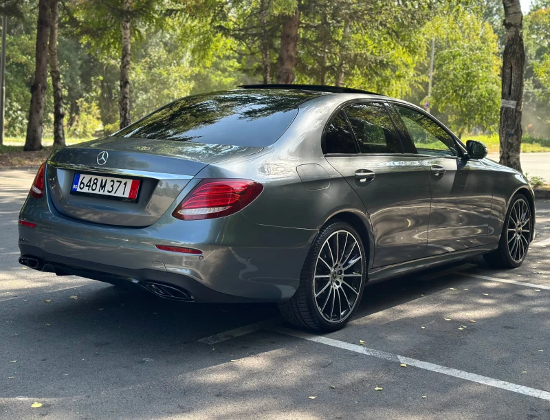 Mercedes-Benz E 220 4 MATIC* AMG-LINE* FACE* 9G* CAM360* DIST* PANO* , снимка 4 - Автомобили и джипове - 47028928